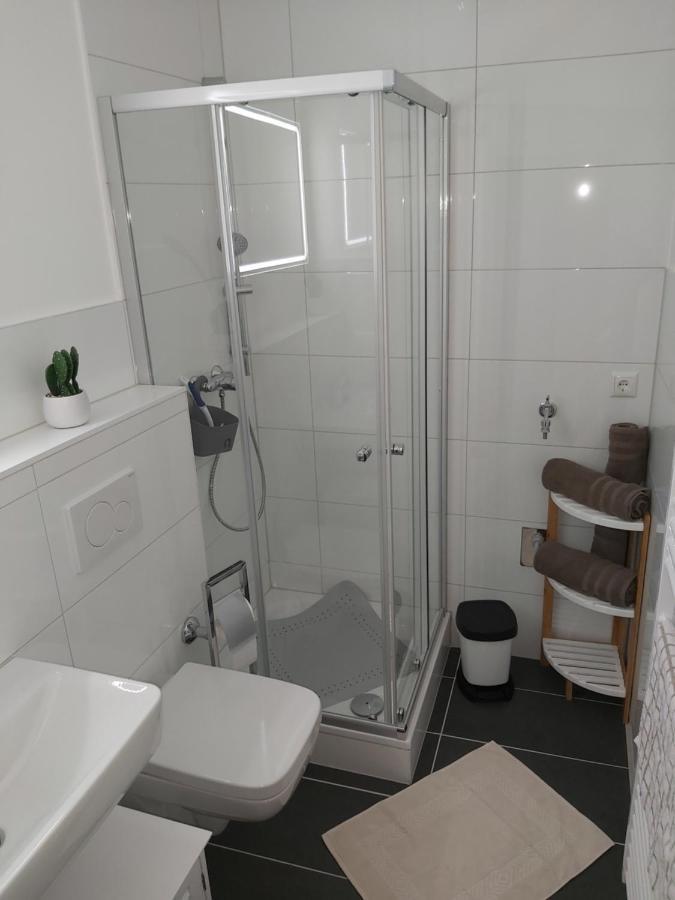 Apartment Am Park Duisburg Buitenkant foto